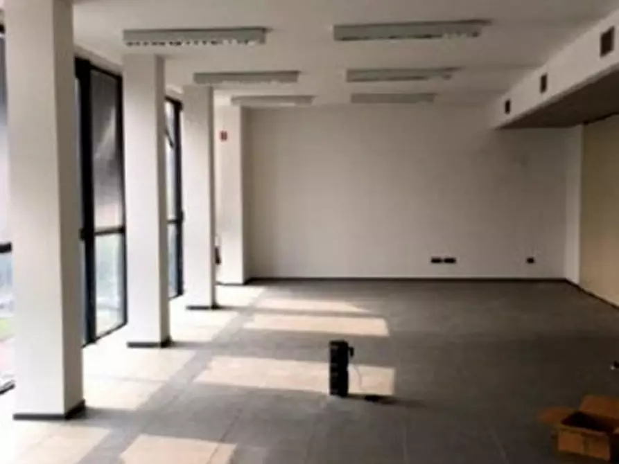 Immagine 3 di Ufficio in affitto  in VIALE SARCA a Milano