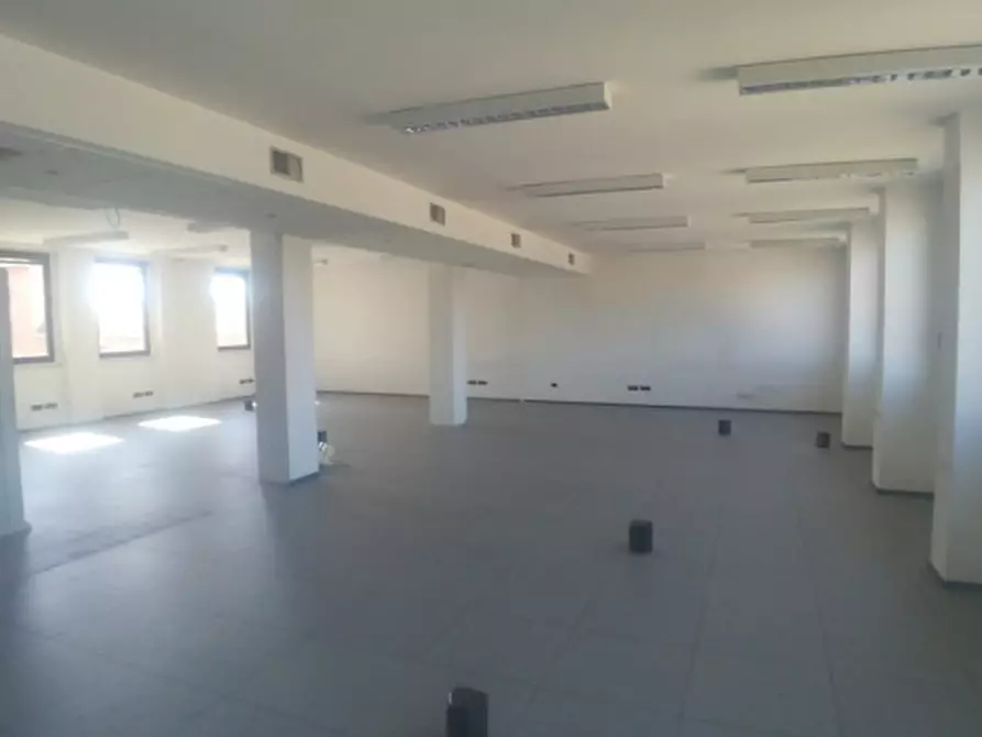 Immagine 8 di Ufficio in affitto  in VIALE SARCA a Milano