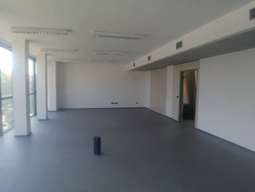 Immagine 12 di Ufficio in affitto  in VIALE SARCA a Milano