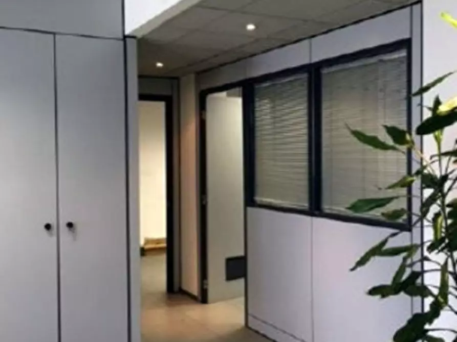 Immagine 4 di Ufficio in affitto  in VIALE SARCA a Milano