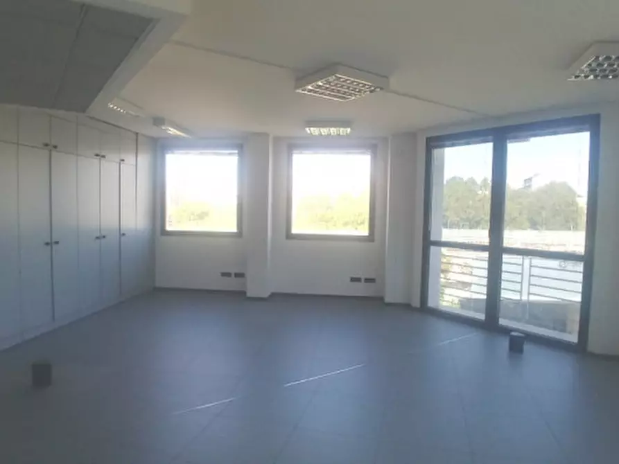 Immagine 14 di Ufficio in affitto  in VIALE SARCA a Milano