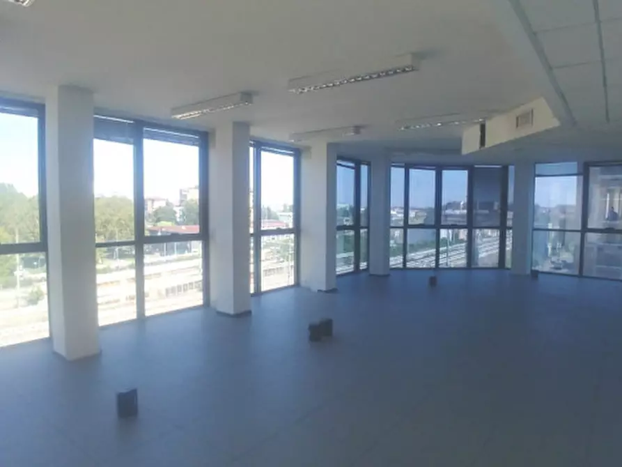 Immagine 17 di Ufficio in affitto  in VIALE SARCA a Milano