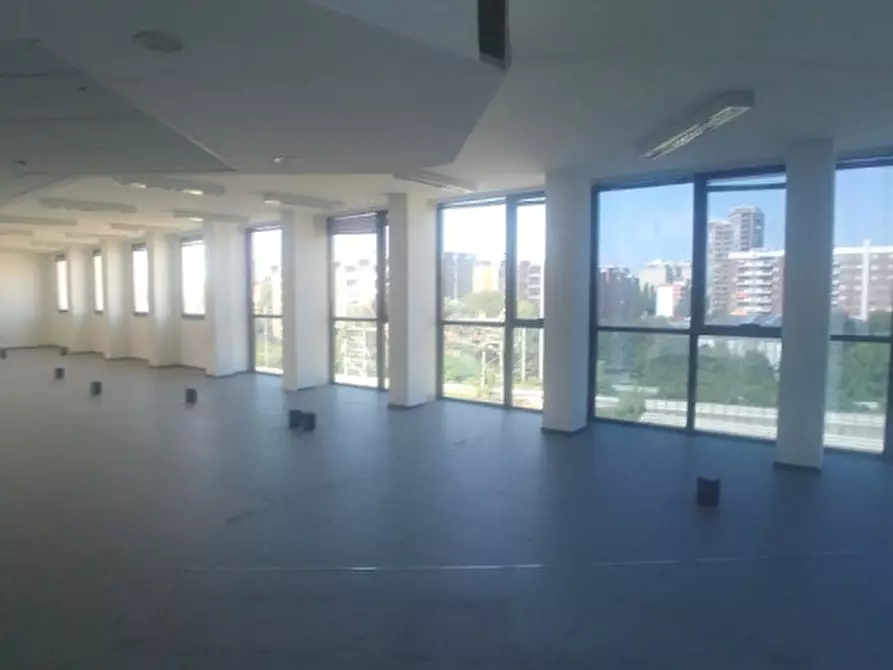 Immagine 19 di Ufficio in affitto  in VIALE SARCA a Milano