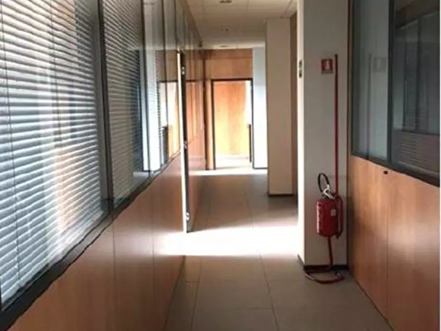Immagine 8 di Ufficio in affitto  in VIA GALLARATE a Milano
