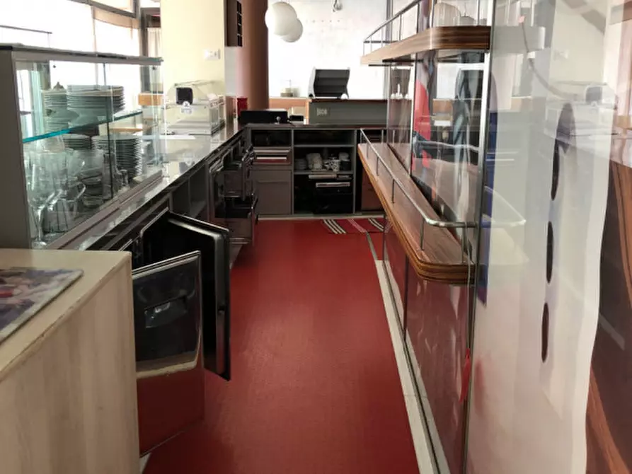 Immagine 5 di Attività commerciale in vendita  in via Santa Eurosia a Piovene Rocchette