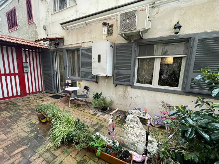 Immagine 1 di Appartamento in vendita  in Via Stazio 11 a Napoli