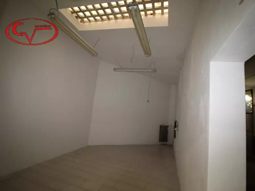 Immagine 7 di Negozio in vendita  in via dante a Montevarchi