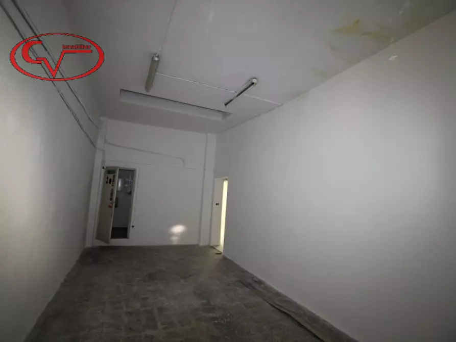 Immagine 10 di Negozio in vendita  in via dante a Montevarchi