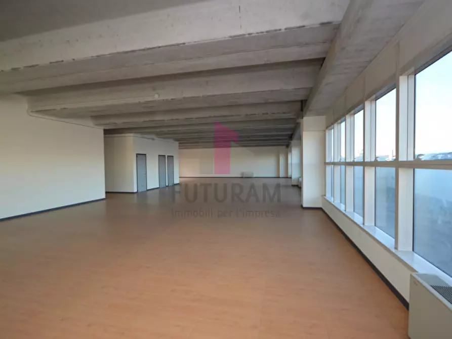 Immagine 6 di Ufficio in affitto  a Vicenza