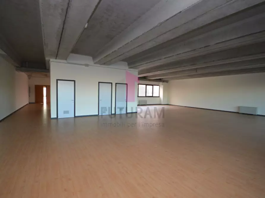 Immagine 8 di Ufficio in affitto  a Vicenza