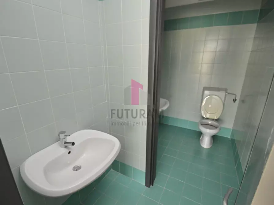 Immagine 20 di Ufficio in affitto  a Vicenza