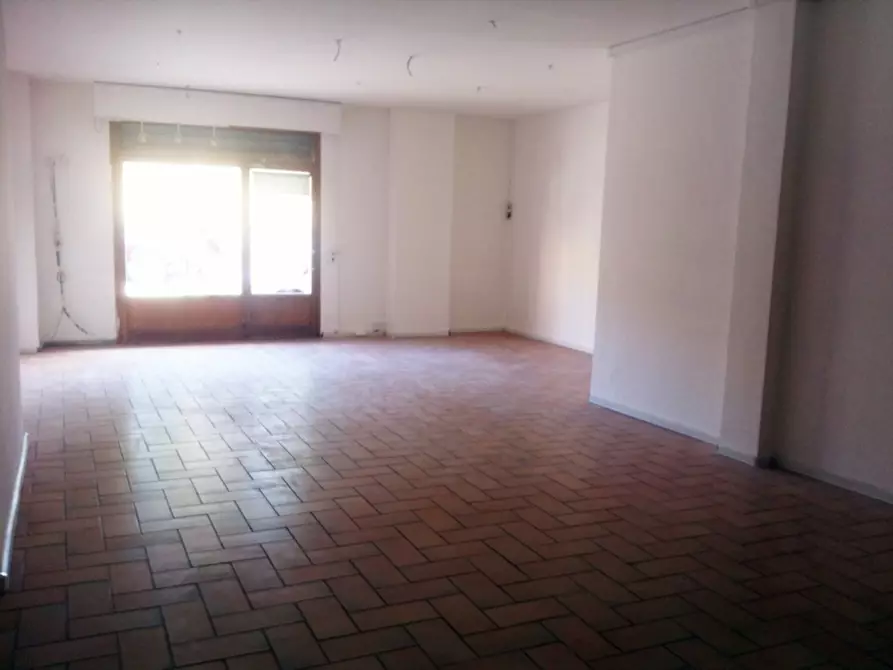 Immagine 2 di Negozio in affitto  in VIA CARLO MARATTA a Ancona