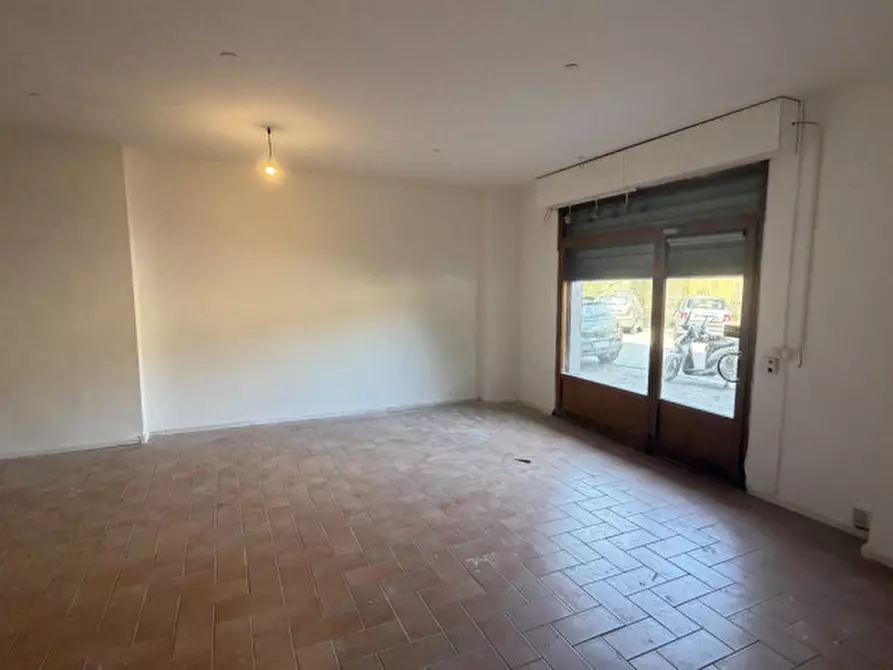 Immagine 2 di Negozio in affitto  in VIA CARLO MARATTA a Ancona