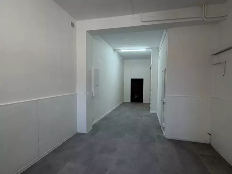 Immagine 10 di Negozio in affitto  in VIA CARLO MARATTA a Ancona