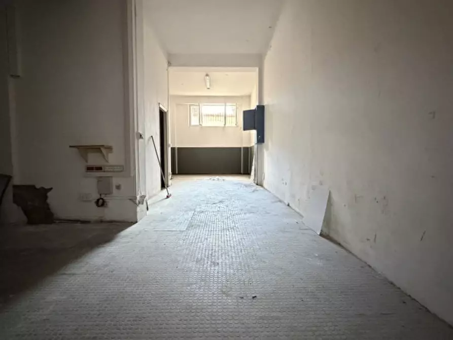 Immagine 12 di Negozio in affitto  in VIA CARLO MARATTA a Ancona