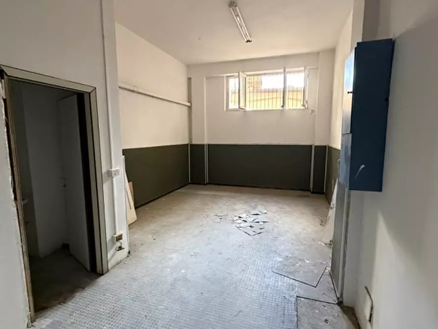 Immagine 16 di Negozio in affitto  in VIA CARLO MARATTA a Ancona