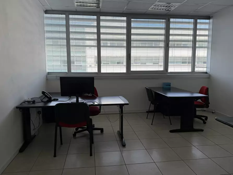 Immagine 4 di Ufficio in affitto  in Via Totti a Ancona
