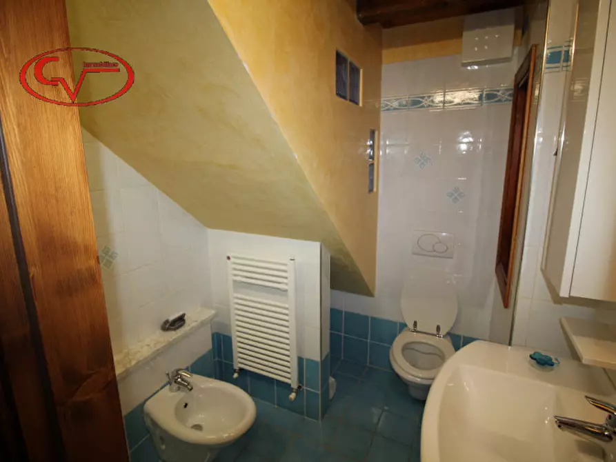 Immagine 8 di Appartamento in vendita  in casale a Loro Ciuffenna