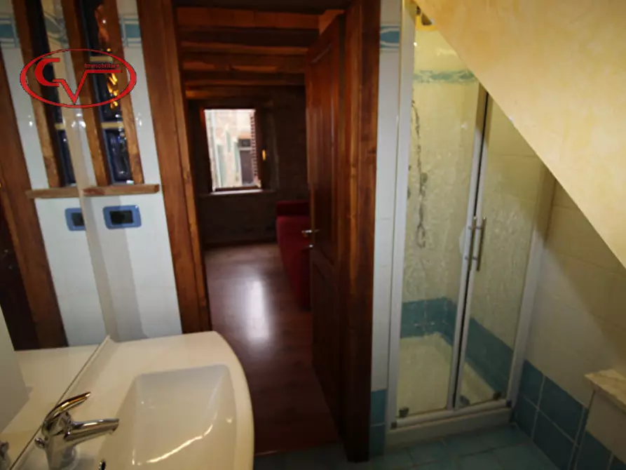 Immagine 9 di Appartamento in vendita  in casale a Loro Ciuffenna