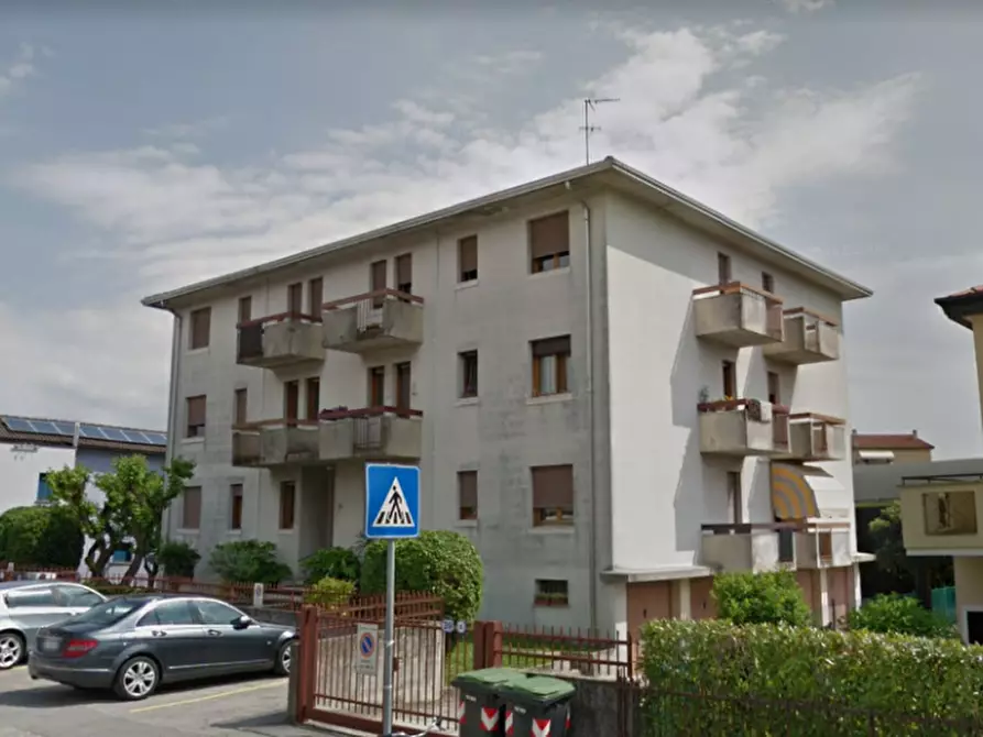 Immagine 1 di Appartamento in affitto  in via Cave a Padova