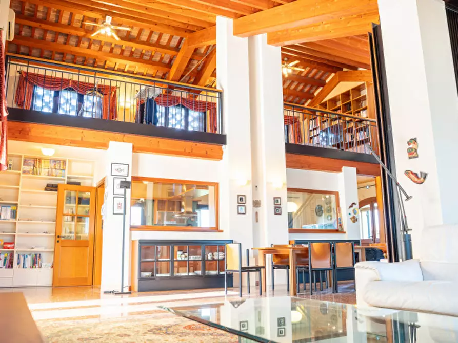 Immagine 4 di Villa in vendita  in Via Padana a Este