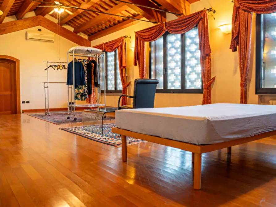 Immagine 8 di Villa in vendita  in Via Padana a Este