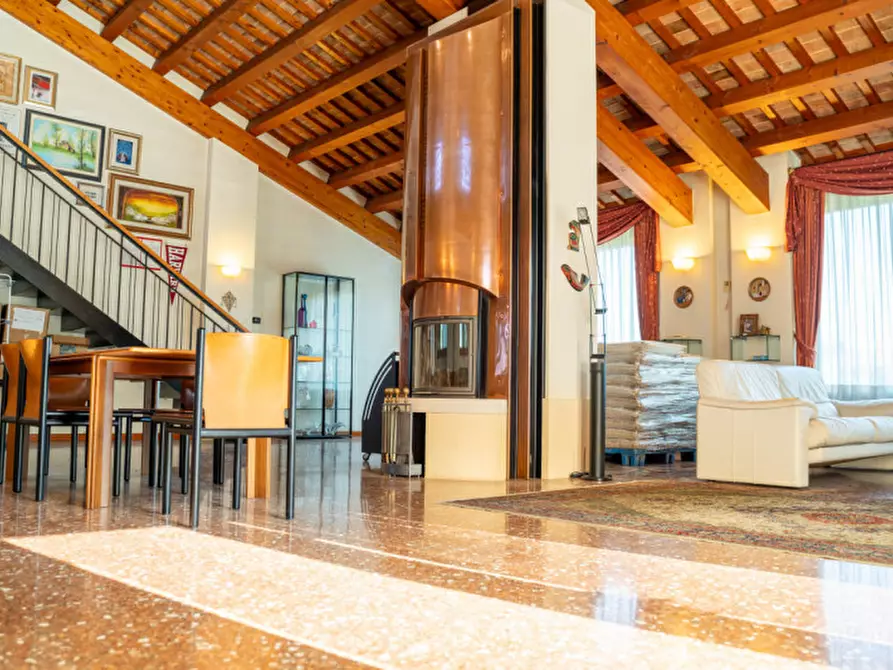 Immagine 26 di Villa in vendita  in Via Padana a Este