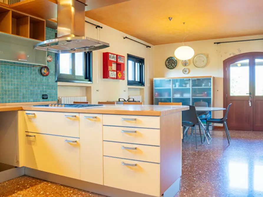 Immagine 30 di Villa in vendita  in Via Padana a Este