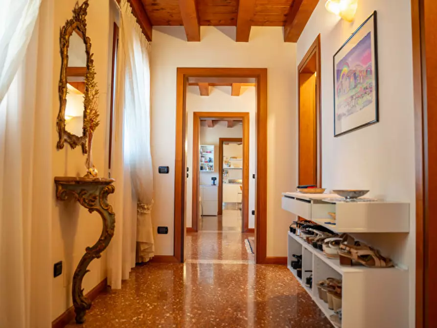 Immagine 35 di Villa in vendita  in Via Padana a Este