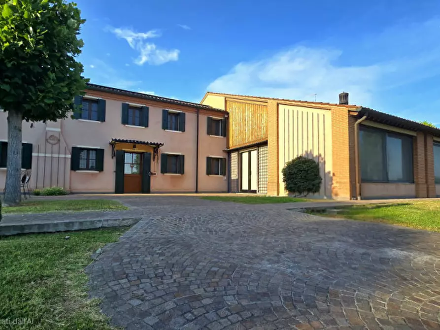 Immagine 51 di Villa in vendita  in Via Padana a Este