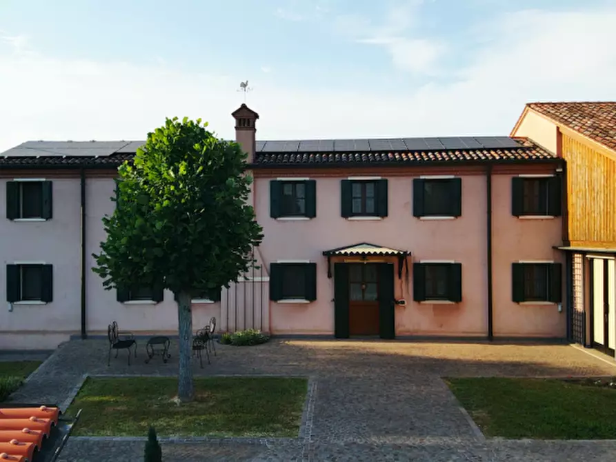 Immagine 52 di Villa in vendita  in Via Padana a Este