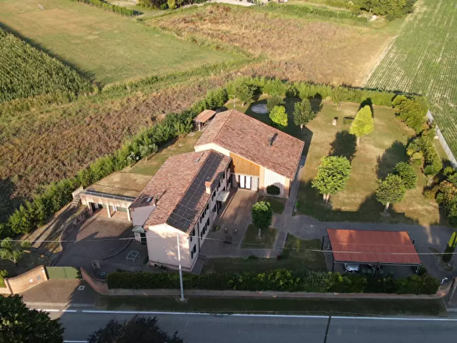 Immagine 54 di Villa in vendita  in Via Padana a Este
