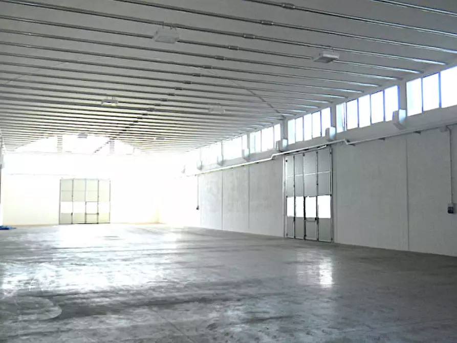 Immagine 1 di Capannone industriale in vendita  in VIA ROMAGNA a Cesena