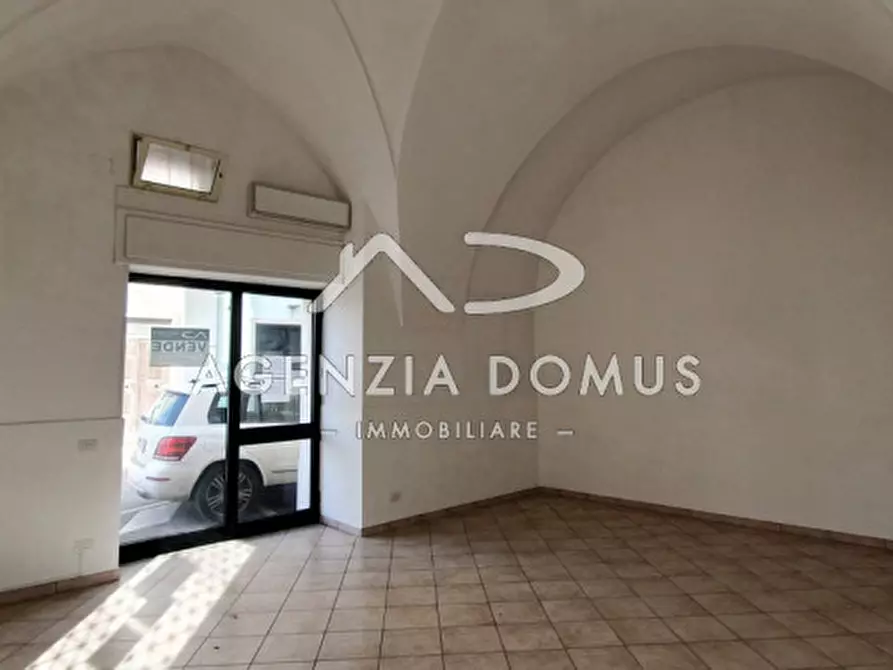 Immagine 7 di Negozio in vendita  in Via Principe di Napoli n.40 a Racale