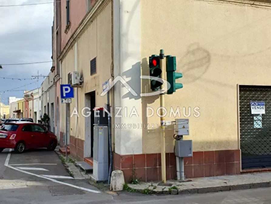 Immagine 10 di Negozio in vendita  in Via Principe di Napoli n.40 a Racale