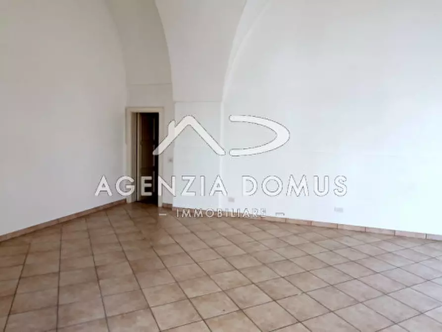 Immagine 14 di Negozio in vendita  in Via Principe di Napoli n.40 a Racale