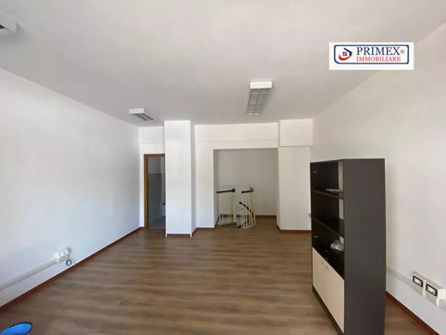 Immagine 5 di Negozio in affitto  in VIA CHERUBINO MALPELI a Roma