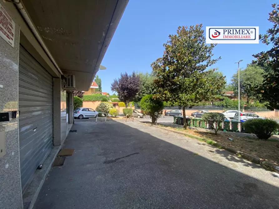 Immagine 10 di Negozio in affitto  in VIA CHERUBINO MALPELI a Roma