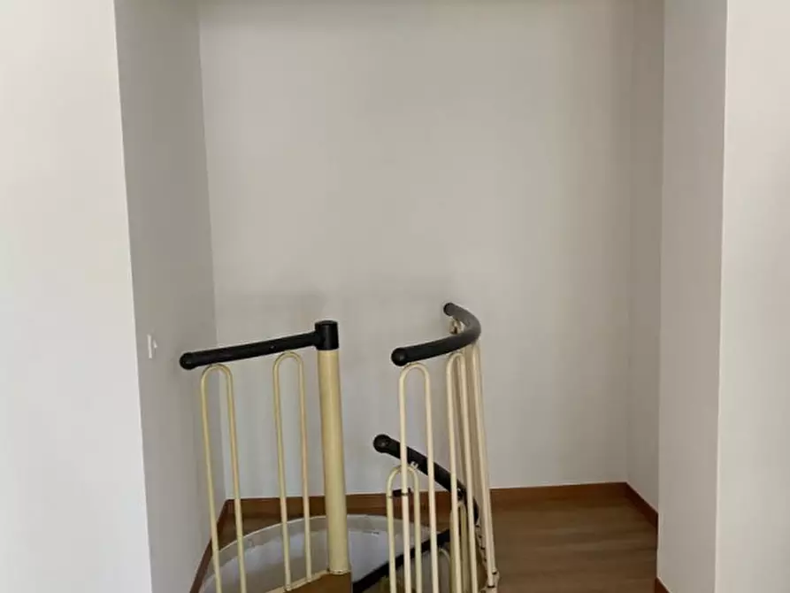 Immagine 22 di Negozio in affitto  in VIA CHERUBINO MALPELI a Roma