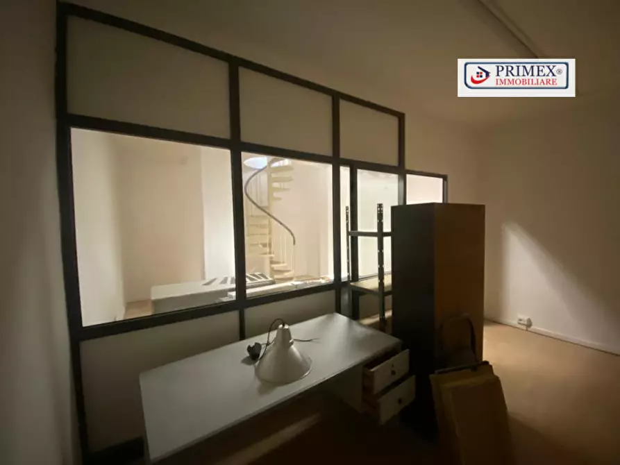 Immagine 31 di Negozio in affitto  in VIA CHERUBINO MALPELI a Roma