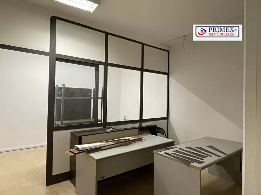 Immagine 40 di Negozio in affitto  in VIA CHERUBINO MALPELI a Roma