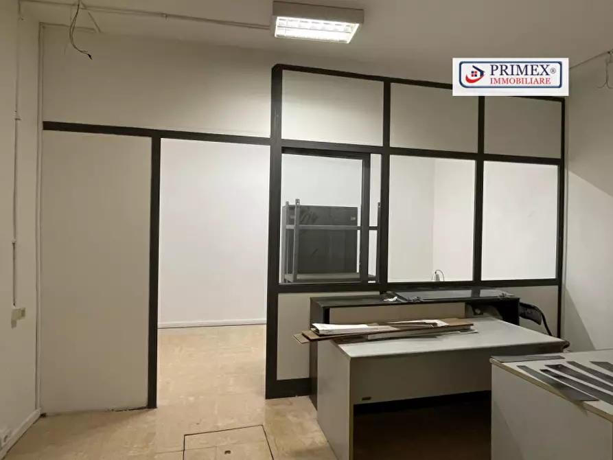 Immagine 44 di Negozio in affitto  in VIA CHERUBINO MALPELI a Roma