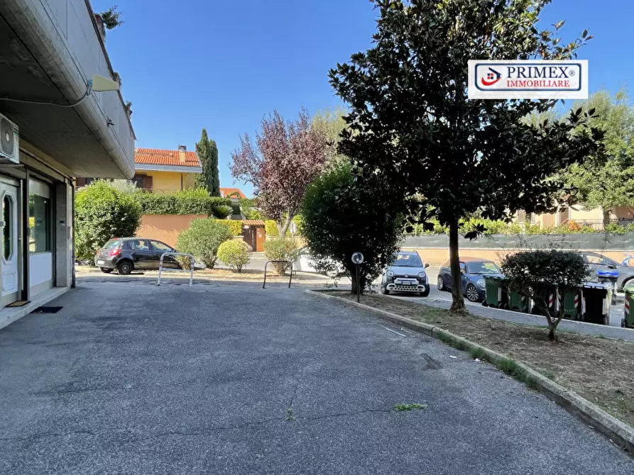 Immagine 47 di Negozio in affitto  in VIA CHERUBINO MALPELI a Roma