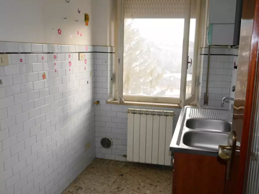 Immagine 11 di Appartamento in vendita  a Sassoferrato