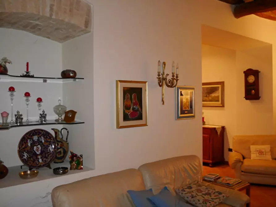 Immagine 17 di Appartamento in vendita  a Sassoferrato