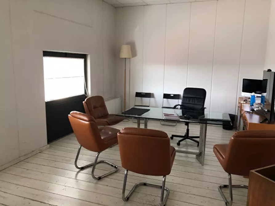 Immagine 8 di Ufficio in affitto  in VIA SESTESE a Firenze