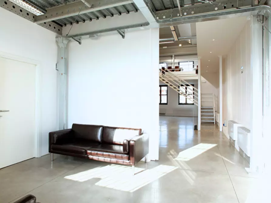 Immagine 28 di Ufficio in affitto  in VIA SESTESE a Firenze