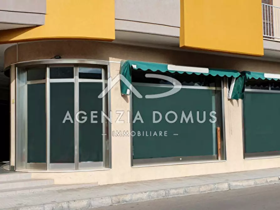 Immagine 1 di Negozio in vendita  in Via Quarta a Racale