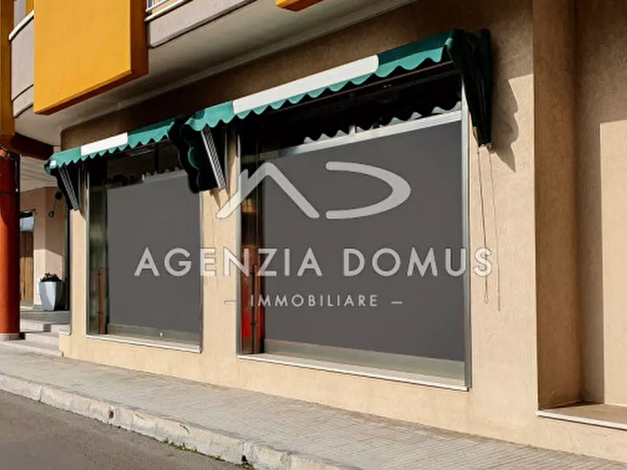 Immagine 2 di Negozio in vendita  in Via Quarta a Racale