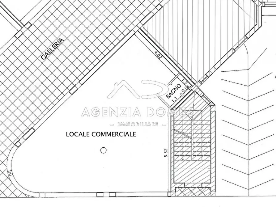 Immagine 6 di Negozio in vendita  in Via Quarta a Racale